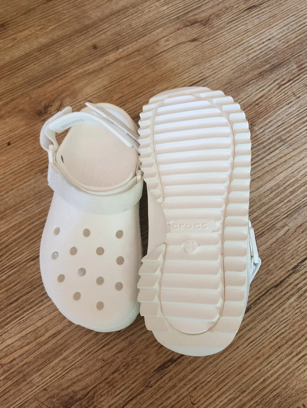 Size7 Men's 9. Women's CROCS  Classic Platform Clog - White